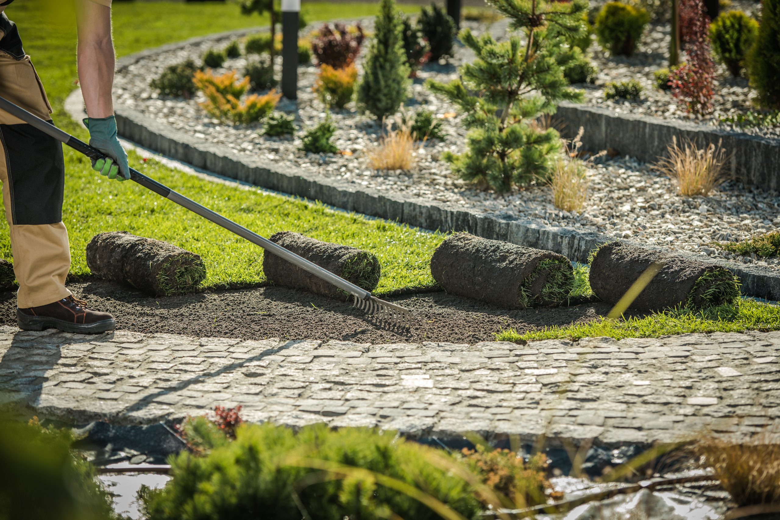 How Can Professional Landscaping Increase Outdoor Usability During Ontario Summers?