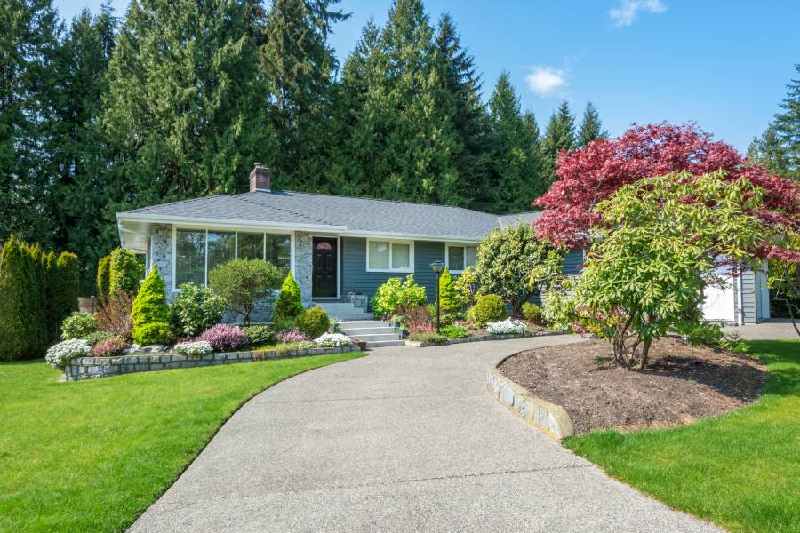 What Should Property Owners Consider Before Transitioning from Summer to Fall Maintenance?